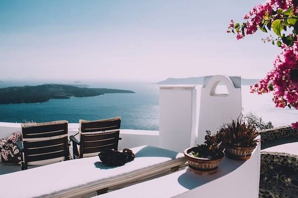 Location de vacances en Provence avec piscine et vue sur la mer : Détente avec panorama