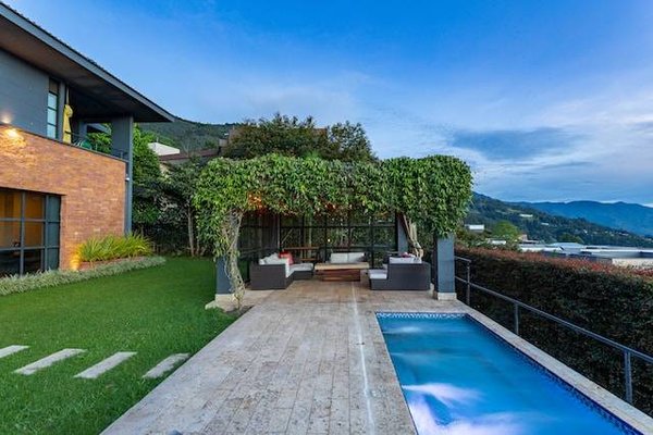 Location de vacances en Provence avec piscine dans un gîte : Confort et loisirs